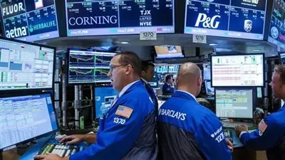 الأسهم الأمريكية تسجل مكاسب للأسبوع الثاني.. وداو جونز يصل مستوى غير مسبوق 