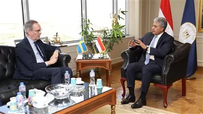 وزير السياحة يبحث زيادة الحركة الوافدة من السويد إلى مصر 