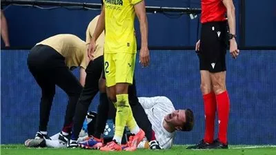 برشلونة يعلن تفاصيل إصابة حارس مرماه الألماني تير شتيجن