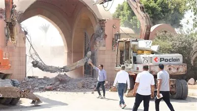 وزير الإسكان: تنفيذ 9 قرارات إزالة لمخالفات بناء بتوسعات مدينة الشيخ زايد
