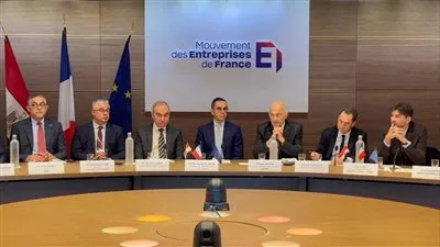 «الخطيب» يبحث مع 30 شركة فرنسية الترويج لفرص الاستثمار في مصر