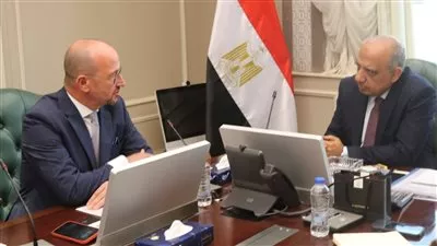 وزير الكهرباء يبحث مع «سيمنس انيرجى» تشغيل محطات التوليد الغازية بنظام H2COFIRING