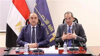 وزيرا قطاع الأعمال والاتصالات يتابعان مستجدات تطبيق برنامج تخطيط موارد المؤسسات «ERP» 