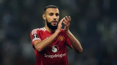 مانشستر يونايتد يعلن خضوع لاعبه المغربي مزراوي لجراحة في القلب