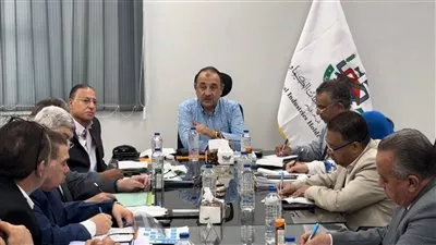 وزير قطاع الأعمال يستعرض مؤشرات أداء «القابضة للصناعات الكيماوية»