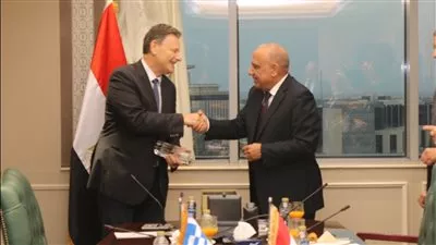 وزير الكهرباء يتابع مستجدات تنفيذ مشروع الربط الكهربائي بين مصر واليونان