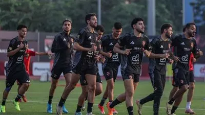 بعثة النادي الأهلي تغادر إلى الإمارات استعدادا للسوبر المصري