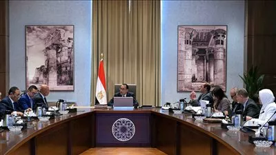 رئيس الوزراء يشدد على ضرورة الالتزام بسداد مستحقات المصدرين في المواعيد المحددة