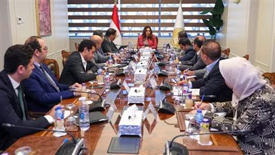 وزيرة التنمية المحلية: تبسيط إجراءات تراخيص المحال العامة لتوفير قاعدة بيانات كاملة 