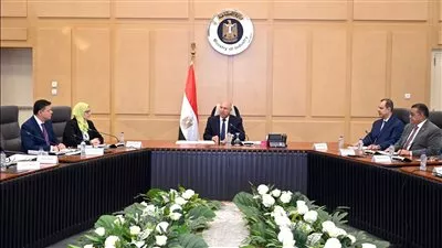 وزير الصناعة: ضرورة إقامة محطات طاقة متجددة لإنشاء مصانع باستثمارات ومساحات كبيرة