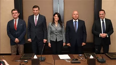 «الصناعة» و«الزراعة» توقعان وثيقة مشروع القطن المصري مع منظمة اليونيدو