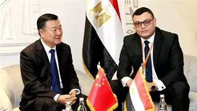 وزير الإسكان يبحث مع نظيره الصيني سبل تعزيز التعاون المشترك