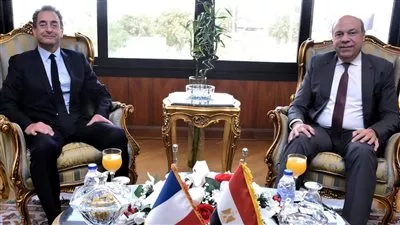 مصر وفرنسا تبحثان سبل تعزيز التعاون الثنائي بمجالات الطيران المدني