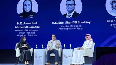 وزير الإسكان يستعرض الفرص الاستثمارية المتاحة بالمدن الجديدة بمختلف أنواعها 