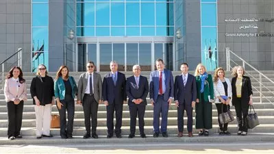 اقتصادية قناة السويس تبحث مع وفد أمريكي سبل التعاون بالمجالات الصناعية والتجارية