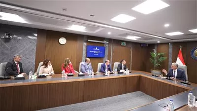 وزير البترول يبحث تعزيز التعاون مع لجنة التعدين بغرفة التجارة الأمريكية بمصر