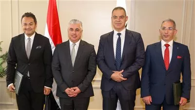 اقتصادية قناة السويس توقع عقداً مع «أوراسكوم» بـ13 مليار جنيه لتطوير مجمع صناعي 