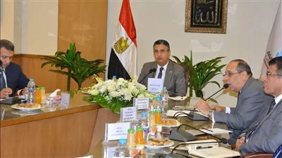 وزير التموين يشدد على أهمية تعزيز قدرات التصنيع المحلي من زيوت الطعام