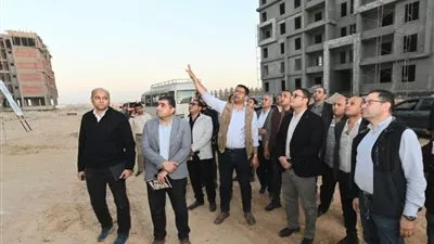 وزير الإسكان يشدد على الالتزام بمواعيد تسليم وحدات مشروعات العلمين الجديدة لحاجزيها