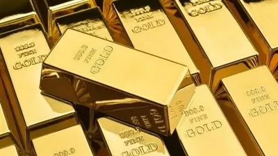 الذهب يتراجع بأكثر من 38 دولاراً وسط تصاعد التوترات الجيوسياسية