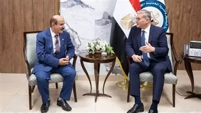 وزير البترول يبحث خطط شركة دراجون أويل الإماراتية لزيادة استثماراتها في مصر 