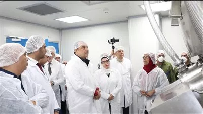 وزير قطاع الأعمال يتفقد تطوير شركة «سيد» للأدوية
