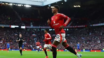 مانشستر يونايتد يسحق إيفرتون في الدوري الإنجليزي