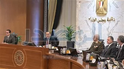 الحكومة تؤكد الحرص على توفير التسهيلات للشركات العالمية وزيادة انخراط القطاع الخاص