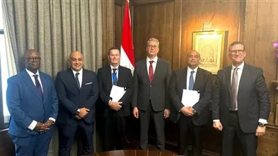 «البترول» توقع اتفاقية مع «أنجلو جولد أشانتي» لتعزيز الاستثمار في الذهب بمصر