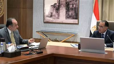 رئيس الوزراء يتابع مستجدات مشروع تطوير قطاع الغزل والنسيج