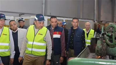وزير قطاع الأعمال يتفقد مصانع شركة اليايات ومهمات وسائل النقل