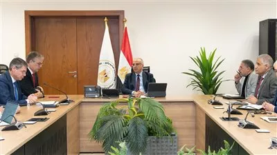 مصر و هولندا تبحثان سبل تعزيز التعاون بمجال الموارد المائية