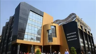 اتحاد كرة القدم يعاقب الأهلي والزمالك والإسماعيلي وبيراميدز