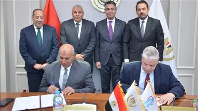 القابضة للصناعات الغذائية توقع بروتوكول لافتتاح أسواق اليوم الواحد بالوادي الجديد