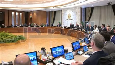 رئيس الوزراء يؤكد مواصلة جهود الحكومة لدعم القطاع الخاص وحوكمة الاستثمارات العامة