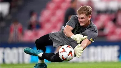 توتنهام الإنجليزي يتعاقد مع الحارس أنتونين كينسكي حتى 2031