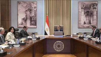 رئيس الوزراء يُتابع إجراءات طرح شركتي «صافي» و«وطنية»