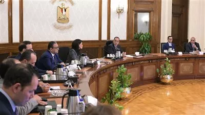 رئيس الوزراء: ملتزمون بتحقيق مستهدفات استدامة المسار النزولي للدين الخارجي