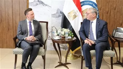 وزير البترول يبحث خطط شركة شيفرون لزيادة استثماراتها في مصر