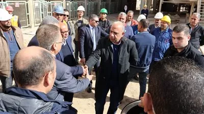وزير الكهرباء يبحث إعادة تشغيل الوحدة الرابعة بمحطة عتاقة بقدرة 300 ميجاوات