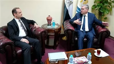 وزير البترول يبحث مع شركة أباتشي الإسراع بخطط حفر الآبار الجديدة