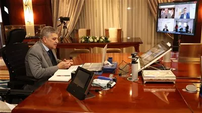 رئيس قناة السويس يبحث سبل تعزيز التعاون المشترك مع مجموعة ميرسك