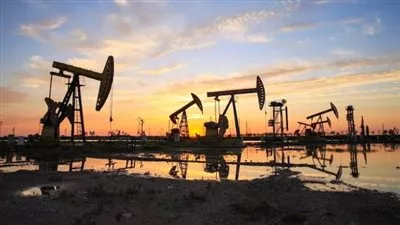 ارتفاع أسعار النفط بسبب تعطل الإمدادات في روسيا وأمريكا 