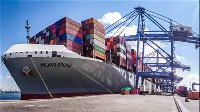 إضافة ميناء أكتوبر الجاف إلى موانئ الإفراج عن الأقمشة ومصنوعاتها