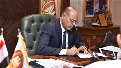 وزير العمل: 200 ألف جنيه لأسرة المتوفي و20 ألفاً للمصاب بحادث السويس الصحراوي