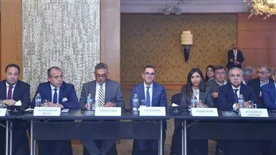 «الخطيب» يعرض فرص الاستثمار في مصر على 42 شركة إيطالية 