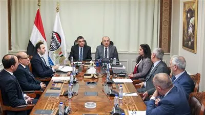 وزير قطاع الأعمال: تطوير خطوط إنتاجية بشركات الأدوية التابعة لتوفير احتياجات السوق