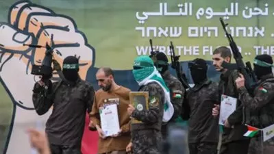  انتهاء عملية تسليم المحتجزين الإسرائيليين الثلاثة من قطاع غزة