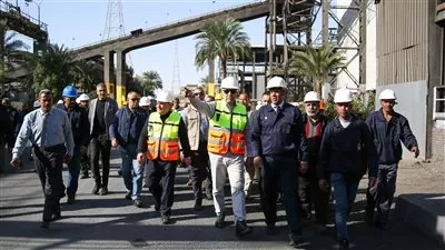 وزير قطاع الأعمال يتابع مستجدات مشروعات التطوير بالشركة المصرية للسبائك الحديدية