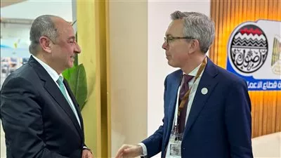 وزير قطاع الأعمال يتابع مع «سكاتك» مستجدات مشروع المحطة الشمسية لمجمع الألومنيوم